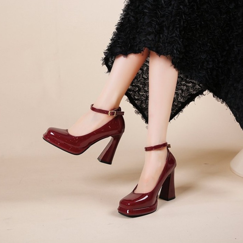Scarpe con tacco alto alla mod - Leather Classic Strap recensione e prezzo