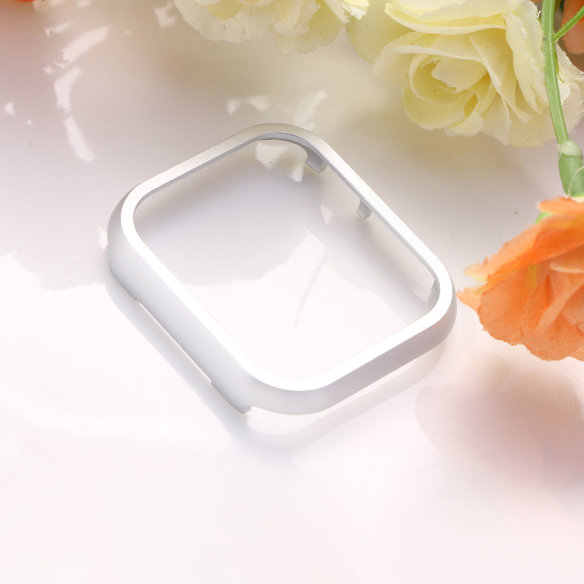 Custodia Protettiva in Lega di - Watch Case Bumper recensione e prezzo